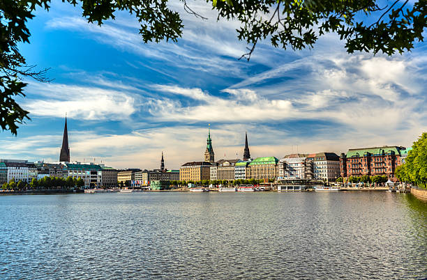 istock Binnenalster in Hamburg 2213667584