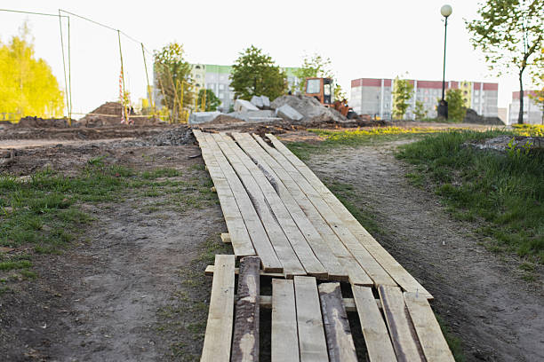 Pointed, packaged wooden stakes for construction or fence projects. Ideal for construction, lumber, or hard ground applications.