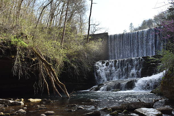 istock Mirror Lake Waterfall, Blanchard Springs, Mountain View, Arkansas 2213815342