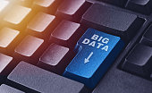 die-big-data-taste-auf-einer-schwarzen-t