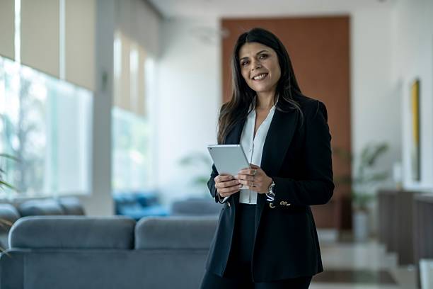 istock Senior Investors in Executive Environments 2213992503