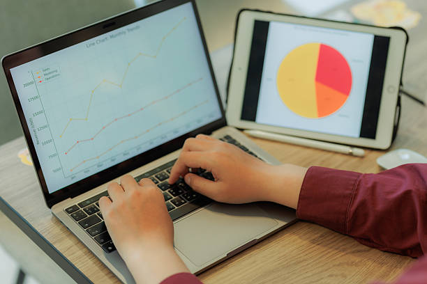 istock Financial advisor meeting with clients in a relaxed indoor setting to discuss budgeting or investments  great for content on finance, family planning, and expert advice. 2214039232