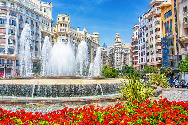 istock Plaza del Ayuntamiento, Valencia 2214327208