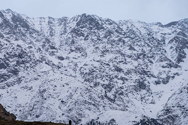 Triund trek is one of the most popular treks to go over a weekend from Delhi and Chandigarh. It is perhaps the easiest Himalayan trek to do on your own. With breathtaking views of the Kangra valley and the snow-covered Dhauladhar ranges, it is also very picturesque. Triund is the ideal destination for those seeking a hassle-free taste of trekking in the Himalayas. The trek can easily be done over a weekend.