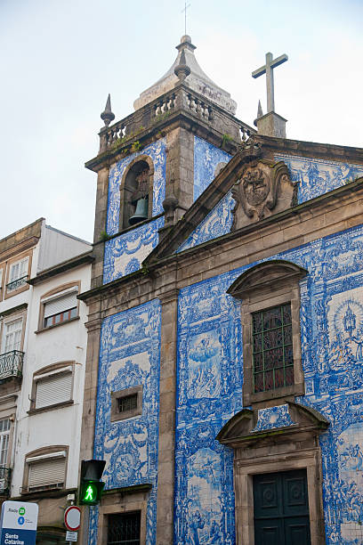 istock Brief: Trending Travel Destinations:Porto 2214473043