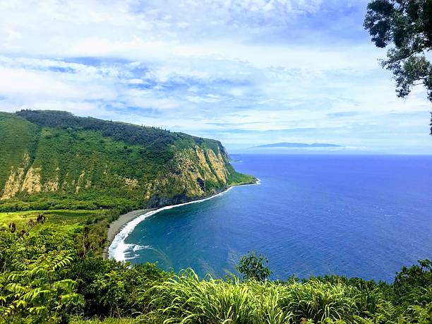 istock Waipi’o Valley Lookout 2214541585
