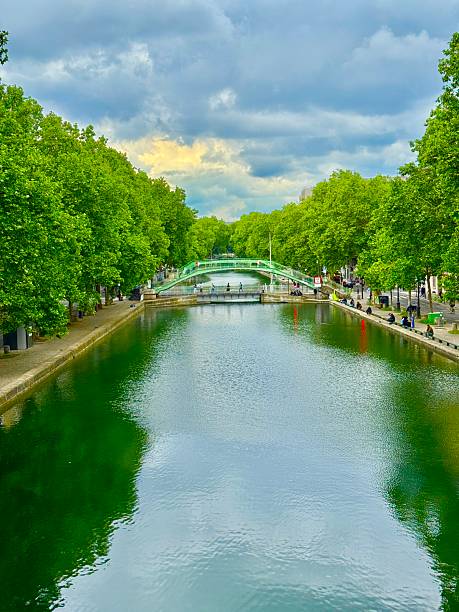 istock Canal Saint Martin, Paris 2214728819