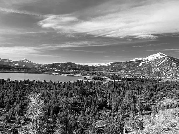 istock Middle Of Nowhere 2214753170