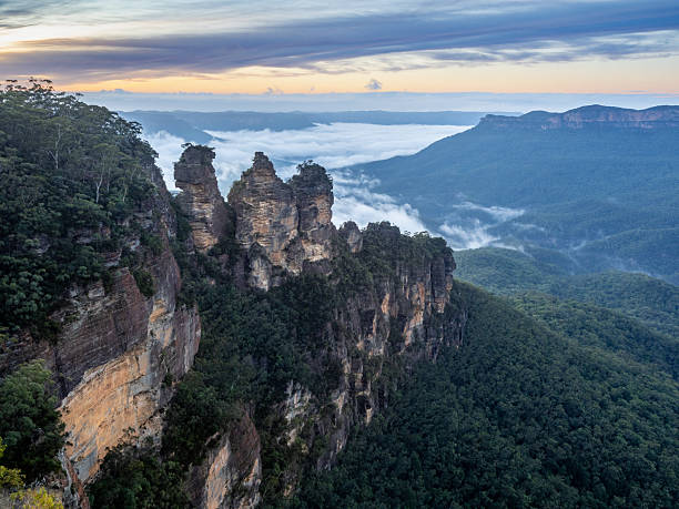 istock Echo point and Three Sisters in Blue mountains, Australia 2214910158