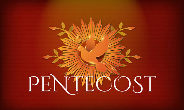 goldenes pfingstsonntagsbanner. goldener heiliger geist mit pfingstlichem feuer vor dem hintergrund von strahlen des ostensoriums auf rotem strukturiertem hintergrund. leuchtendes pfingstsymbol-design. vektor-illustration. - pfingsten stock-grafiken, -clipart, -cartoons und -symbole