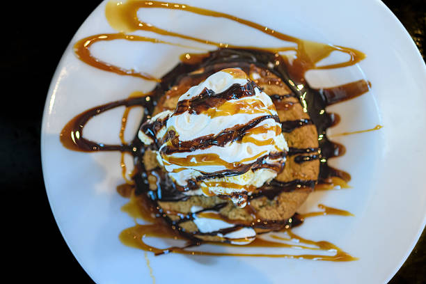 istock Cookie Ice Cream Dessert Restaurant 2215072361
