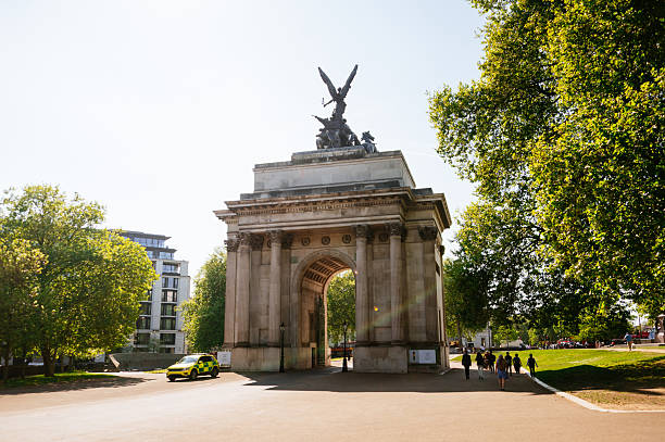 istock Wellington Arch in London 2215076886