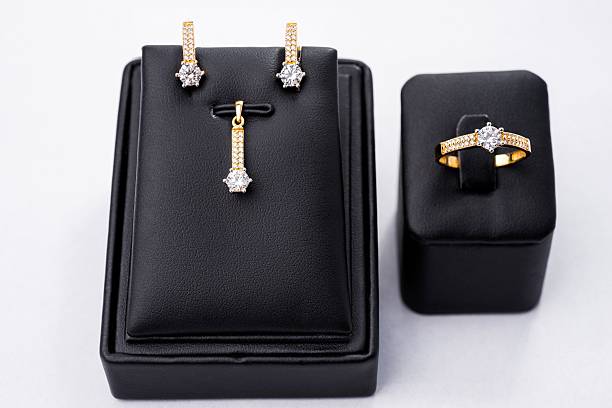 istock Elegant gold and diamond jewelry set. 2215090254