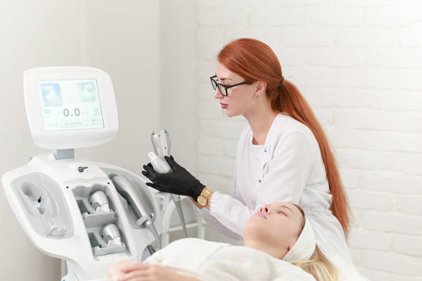 istock SMAS  needle-free rf-lifting procedure 2215196092