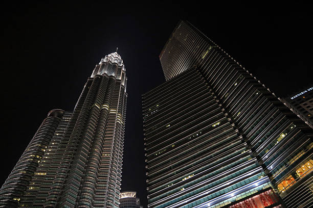 Petronas Twin Tower - KLC Twin Towers in Kuala Lumpur, Malaysia