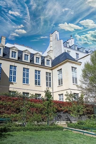 istock Paris, the square Saint-Gilles, public garden 2215387184