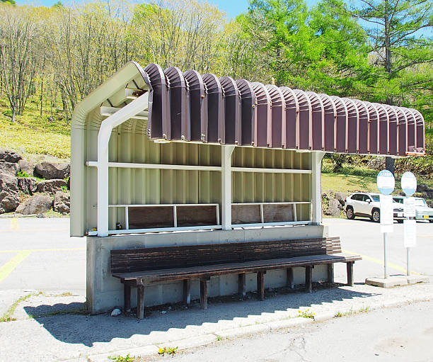 This bus stop is located in an area with a lot of snow, so it is useful when the weather worsens, such as snow or rain.