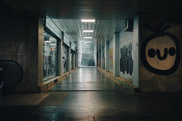 Blank pillar ads