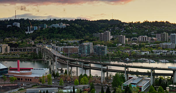 istock The Beautiful Willamette River Flowing Through Portland  and Under Interstate 5 2215783716