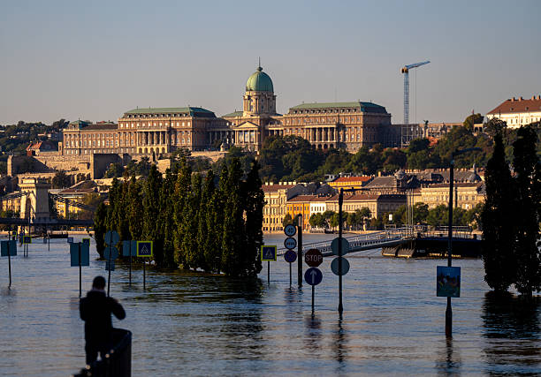 Budapest underwater after Storm Boris Budapest, Hungary - September 21, 2024: Budapest underwater after Storm Boris boris bus stock pictures, royalty-free photos & images