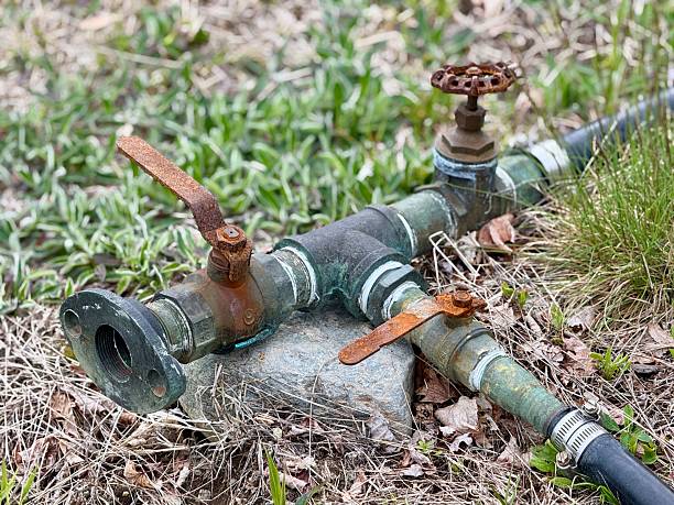 The water pipeline channel is divided into two directions