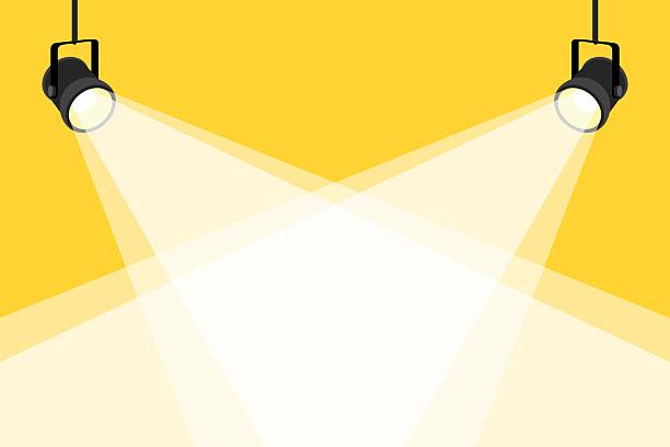 illustrations, cliparts, dessins animés et icônes de illustration vectorielle de deux projecteurs brillant sur une scène avec un fond jaune, créant une zone centrale lumineuse pour l’affichage de texte ou de produits. - projecteur