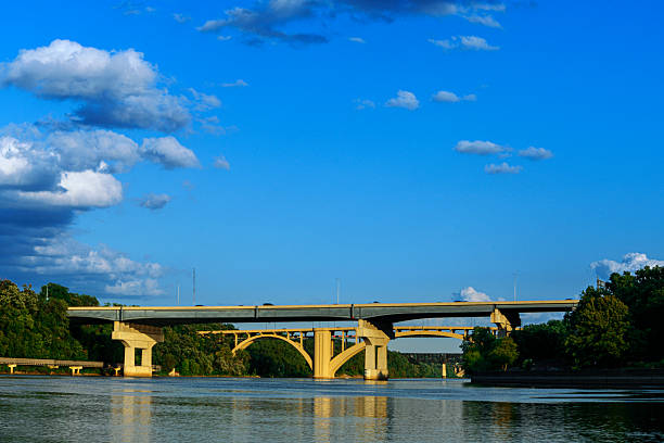 istock Mississippi River and Franklin Avenue Bridge 2215947183