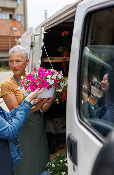 istock Personal Service at a Flower Van 2216067121