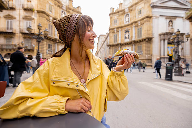 istock Cannoli break in Palermo 2216323390