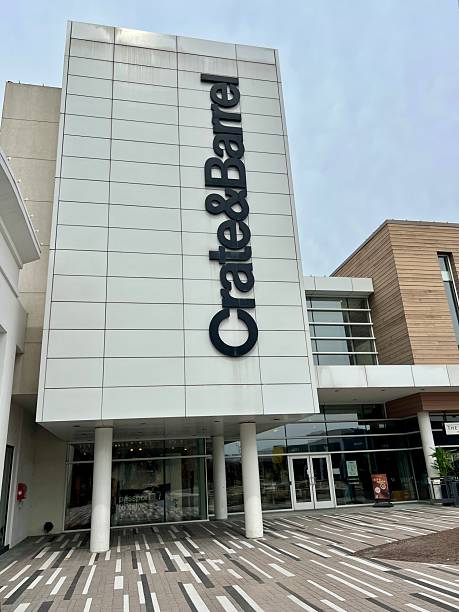 Exterior of Crate & Barrel retail store at Oakbrook Center shopping mall in Oakbrook, IL