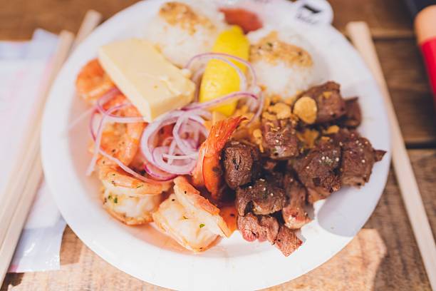 The ingredients are beef, shrimps, tofu, onion, and rice.