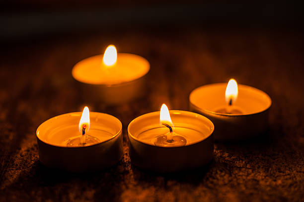Tealight candles are arranged like a path through the darkness. The flame of each candle forms a feeling of comfort. The tealights perfectly suit New Year’s or Valentine’s night.