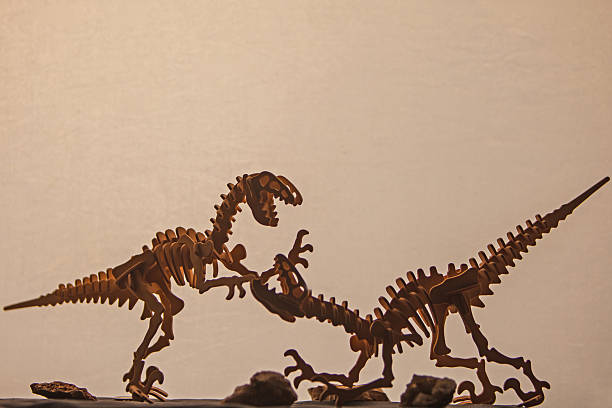 istock Fighting Velociraptors model silhouette 16480 2217339662