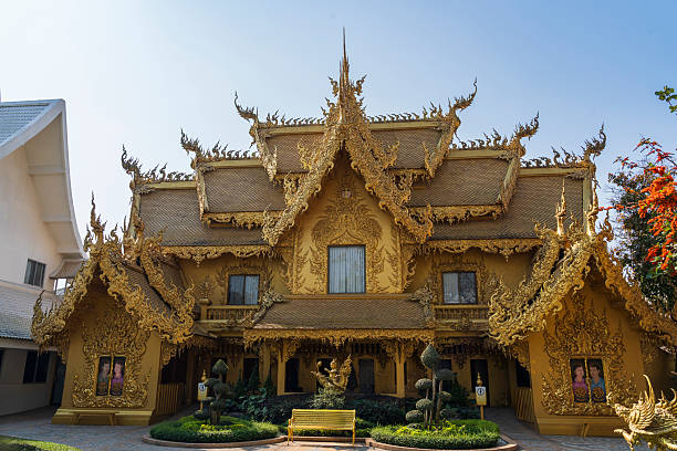 istock White Temple - Wat Rong Khun - Chiang Rai 2217930909