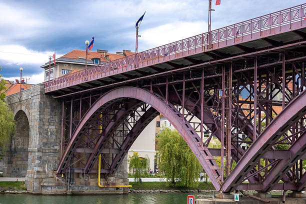istock Historic Iron Bridge Over River in Maribor, Slovenia 2217972377