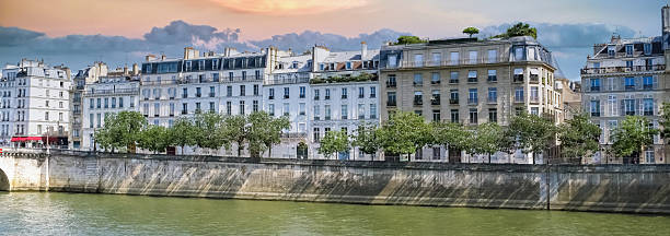 istock Paris, ile saint-louis, building 2217978140