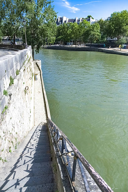 Paris, ile saint-louis and the quai de Bethune, stairs on the quay