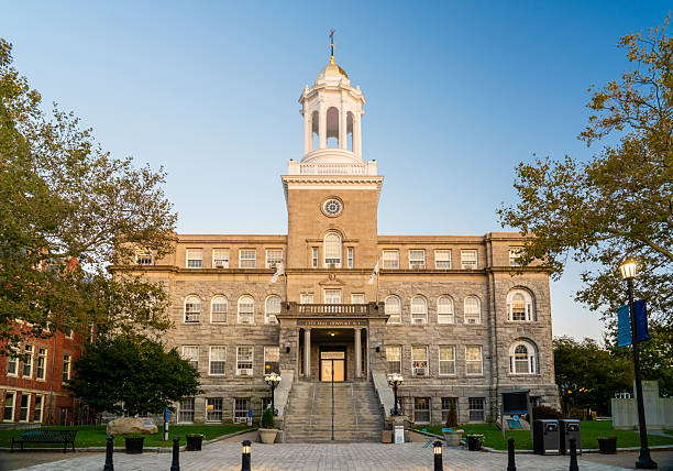 istock Newport, Rhode Island City Hall 2218103897
