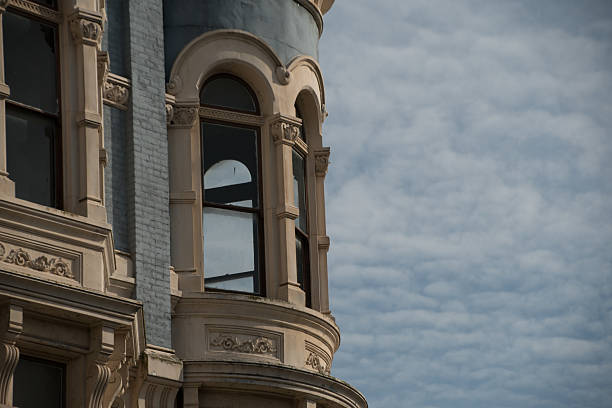 istock Blue Victorian building under blue skyin Port Townsend - 2 2218149030