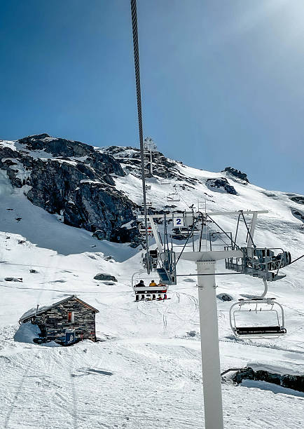 istock Ski Lift in Val Thorens 2218161526