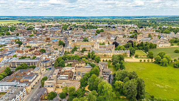 istock Oxford city skyline with university buildings 2218218336
