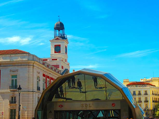 Puerta del Sol square in Madrid, Spain Madrid, Spain -04/09/2025. The iconic Puerta del Sol square in Madrid, Spain. the flag of the madrid spain stock pictures, royalty-free photos & images