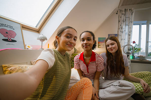 istock Girls take selfies 2218352887