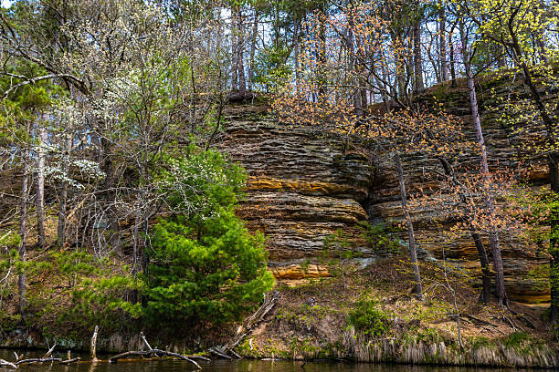 istock Sunset View of Scenic Cliffs at Mirror Lake 2218508782