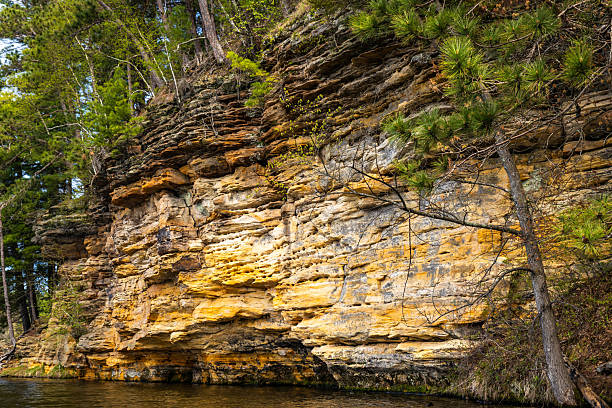 istock Sunset View of Scenic Cliffs at Mirror Lake 2218508789