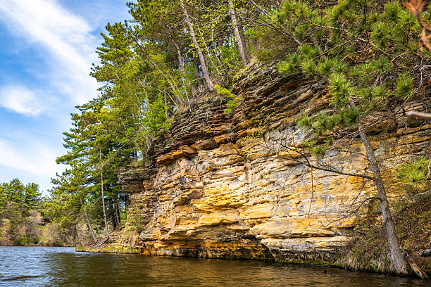 istock Sunset View of Scenic Cliffs at Mirror Lake 2218508794