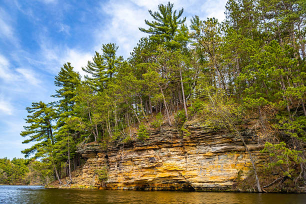 istock Sunset View of Scenic Cliffs at Mirror Lake 2218508798
