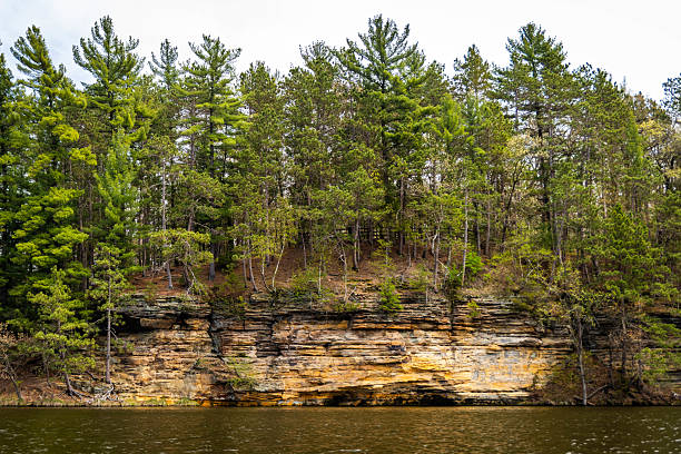 istock Sunset View of Scenic Cliffs at Mirror Lake 2218508801