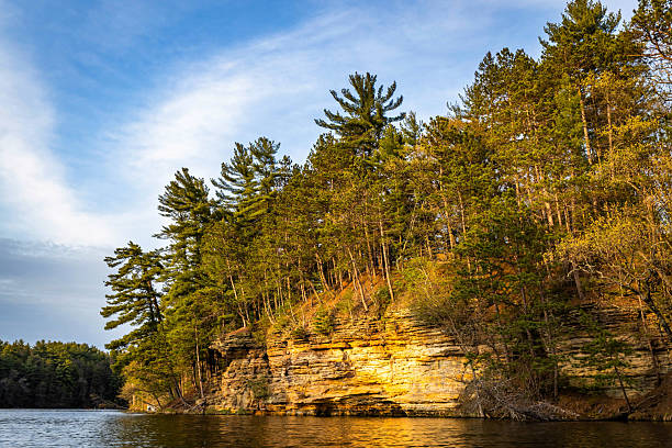 istock Sunset View of Scenic Cliffs at Mirror Lake 2218508811