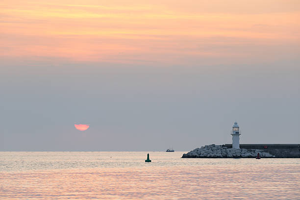 istock Sunrise over Brixham breakwater 2218774269